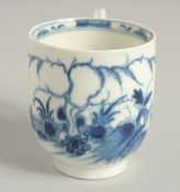 AN 18TH CENTURY WORCESTER SCARCE COFFEE CUP painted with the Candle Fence pattern, early crescent