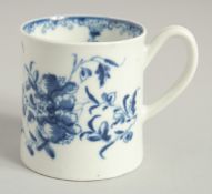 AN 18TH CENTURY WORCESTER EARLY COFFEE CAN of waisted cylindrical shape painted with the Mansfield