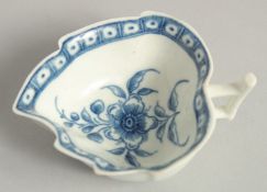 AN 18TH CENTURY WORCESTER, UNCOMMON, LEAF SHAPED BUTTER BOAT painted with the Butter Boat Floral