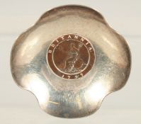 A VICTORIAN SILVER DISH engraved with a 1797 Cartwheel Penny 3.75ins diameter. Birmingham. 1897