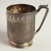 A VICTORIAN ENGRAVED CHRISTENING MUG. London 1891, maker: The Barnards.
