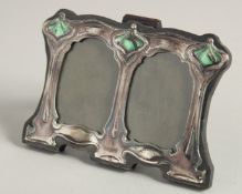 A SMALL ART NOUVEAU DOUBLE PHOTOGRAPH FRAME. 3ins x 4ins.