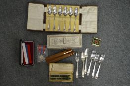 Miscellaneous collectables.