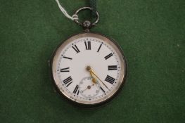 A gentlemen's silver pocket watch.