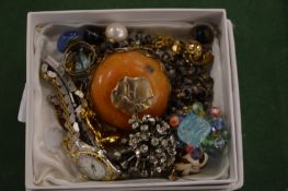 A box of bijouterie etc.