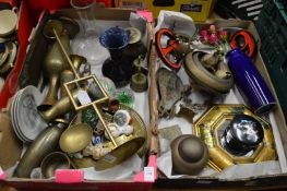 A quantity of decorative items.