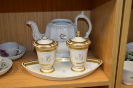 A porcelain ink stand and tea pot (af).