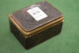 An early snuff box with moulded decoration.