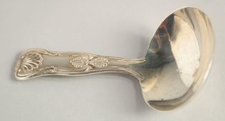 A GEORGE IV SILVER QUEEN'S PATTERN CADDY SPOON. London 1827.
