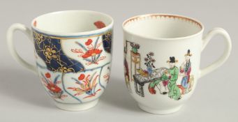 AN 18TH CENTURY WORCESTER COFFEE CUP in the High Table pattern painted with five Oriental figures