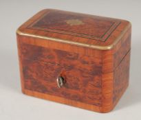 A GOOD SMALL FRENCH CROSSBANDED BOX AND COVER. 3.75ins.