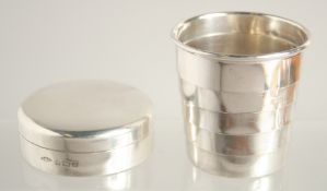 A SMALL SILVER COLLAPSIBLE BEAKER AND BOX. Birmingham 1902