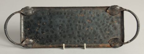 A TWO HANDLED COPPER PEN TRY. 12ins long.