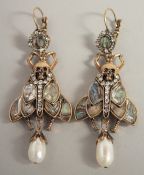 A PAIR OF FLY DESIGN DROP EARRINGS.