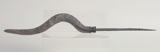 A RARE 17TH/18TH CENTURY TIBETAN OR INDONESIAN WATERED STEEL SPEAR HEAD BLADE, 47cm long.