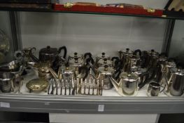 A quantity of hotel / restaurant plated items.