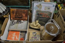 Miscellaneous collectables.
