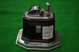 A stylish Ronson table lighter.