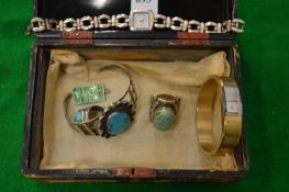 Silver and other jewellery.