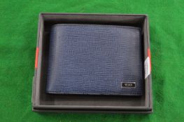A boxed gentleman's leather wallet.