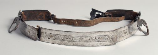 A VERY FINE 17TH/18TH CENTURY TIBETAN SILVER AND GOLD INLAID STEEL BELT, 81cm long.