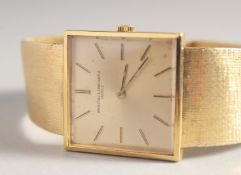 A GENTLEMAN'S 18CT GOLD VACHERON & CONSTANTIN, GENEVA WRIST WATCH. No. 45626.