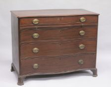 A RARE 18TH CENTURY AMERICAN SERPENTINE FRONT COMMODE, pine lined with a large oval to the top, long
