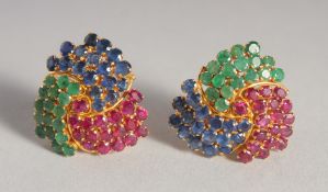 A GOOD PAIR OF SAPPHIRE AND EMERALD EARRINGS.