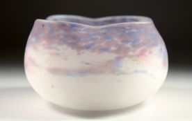 A MULLER FRERES SPECKLED GLASS BOWL 4.5ins.