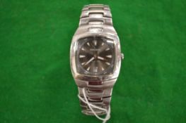 A gentlemen's stainless steel wristwatch.