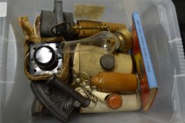 Miscellaneous collectables.