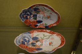 A small pair of Imari dishes.