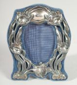 A SMALL SILVER PHOTOGRAPH FRAME. 4.5ins high.