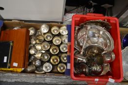 A quantity of plated items.