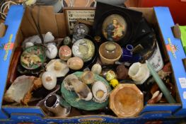 Miscellaneous collectables.