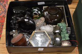 Miscellaneous collectables.