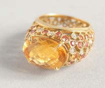 A SUPERB 18CT YELLOW GOLD CITRINE, PINK SAPPHIRE AND DIAMOND RING.