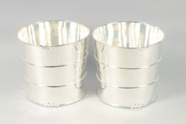 A PAIR OF BARREL CIRCULAR WINE COOLERS. 7.5ins diameter, 7.5ins high.