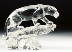 A BLEIKRISTALL LEAD CRYSTAL TIGER. 6ins long.