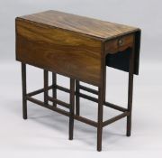 A VERY GOOD GEORGE III MAHOGANY DROP FLAP TABLE with cross banded top, single end drawer, gate leg