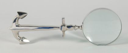 A NOVELTY CHROME ANCHOR MAGNIFYING GLASS.