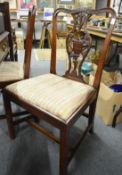 A GOOD PAIR OF CHIPPENDALE STYLE MAHOGANY SINGLE DINING CHAIRS with carved vase back splats, drop-in