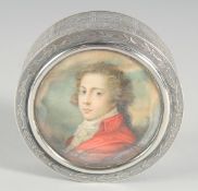 A VERY GOOD 19TH CENTURY CONTINENTAL SILVER CIRCULAR BOX AND COVER