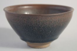 A JIZHOU KILN HARE'S FUR GLAZE POTTERY BOWL, carved mark to base, 12cm diameter.