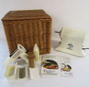 Wicker hamper approx. 15