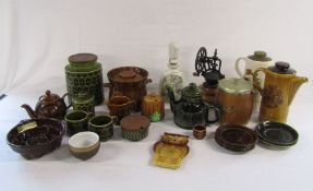 Mixed selection of kitchenware, to include a coffee grinder, Hornsea, Palissy etc