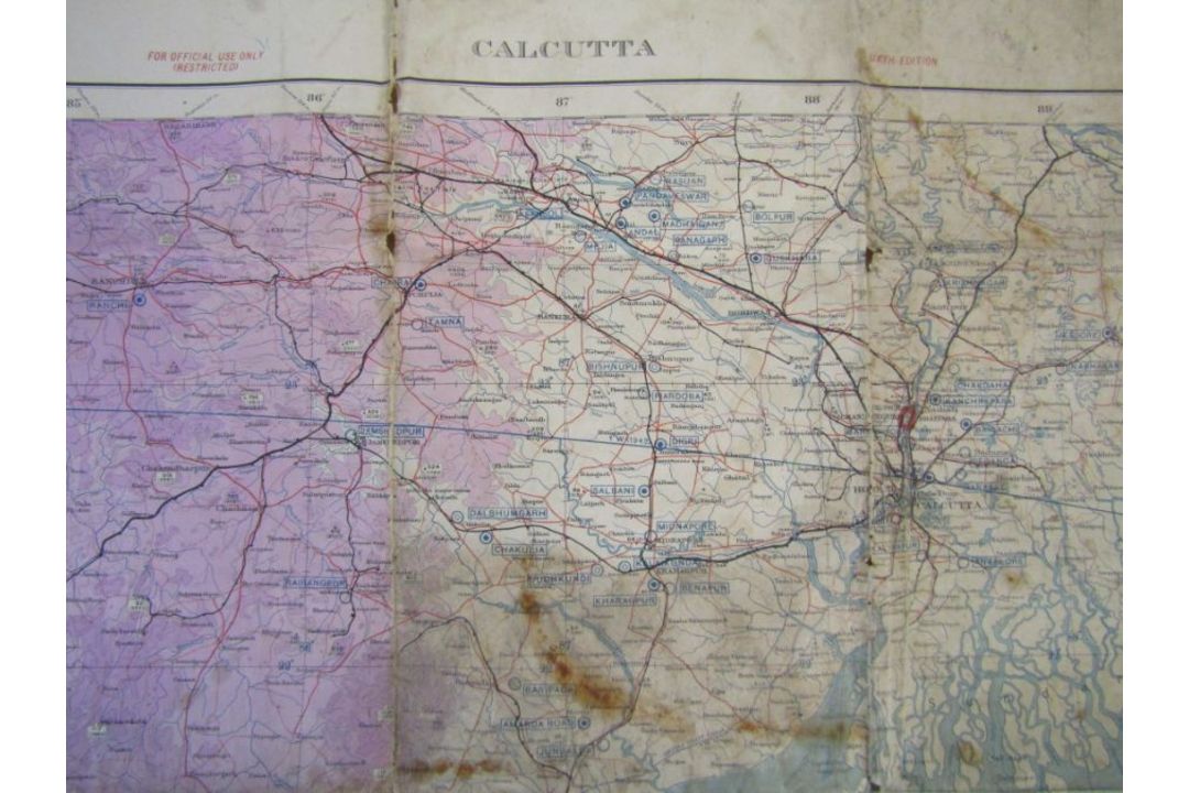 Military Calcutta map and compass with 2 smaller compasses includes one German and a barometer - Image 2 of 6