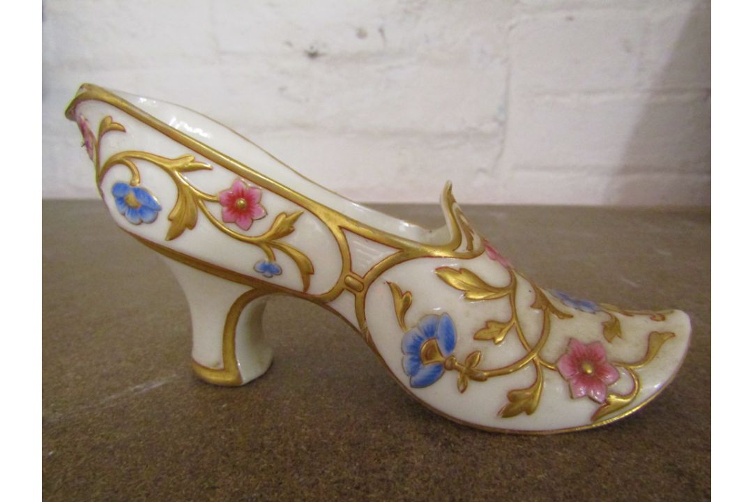 Collection of ceramic boots & 3 Beswick Siamese cats (some damage) - Image 11 of 12