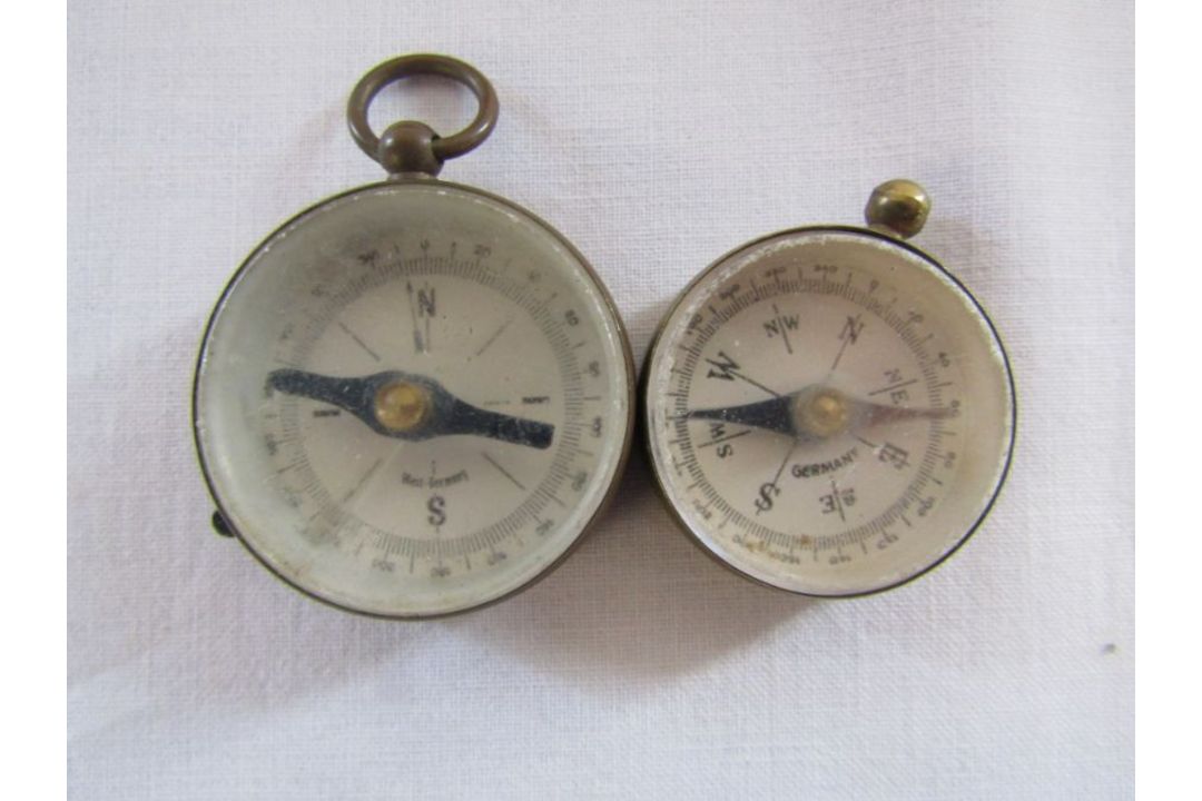 Military Calcutta map and compass with 2 smaller compasses includes one German and a barometer - Image 5 of 6