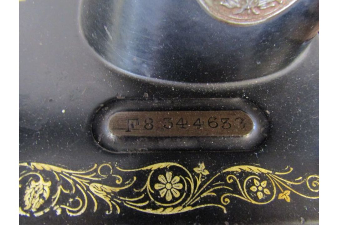 5 arm ornate metal electric hanging chandelier, manual Singer sewing machine and a wooden Oriental - Image 3 of 8